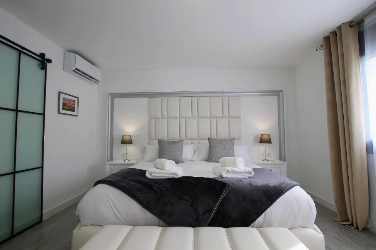 Alhaurín de la Torre Tess Villa Le Clos Fleury בית נופש Alhaurín de la Torre