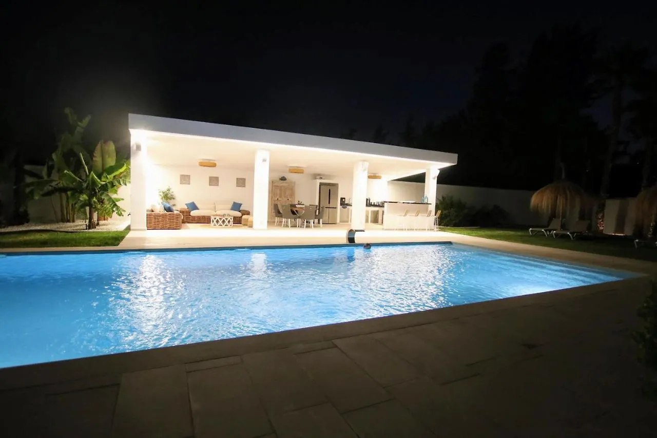 בית נופש Alhaurín de la Torre Tess Villa Le Clos Fleury